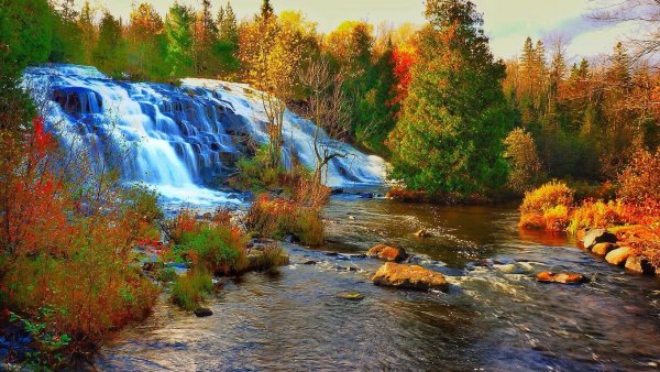 Осенний водопад