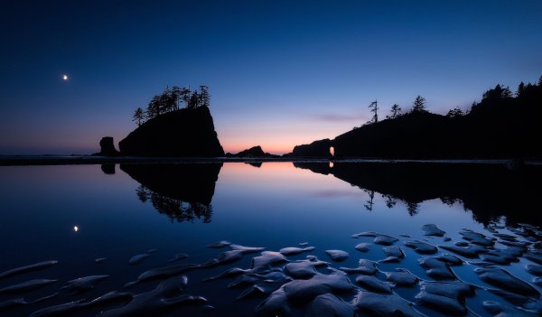 Озеро ночью