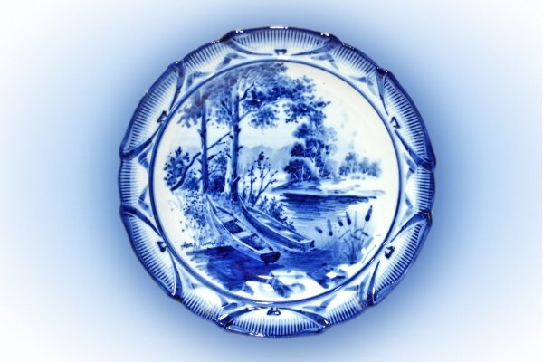 Тарелка расписанная гжелью