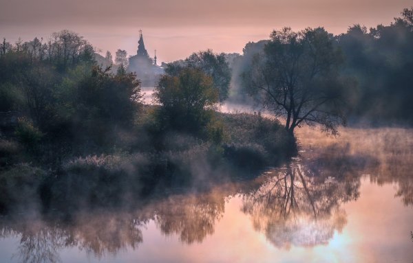 Храм отражение река Суздаль