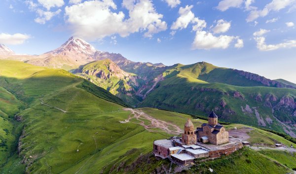 Троицкая Церковь Гергети Казбеги