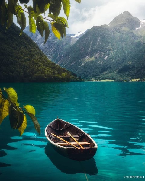 Человек на скале