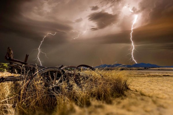 Природа с грозой