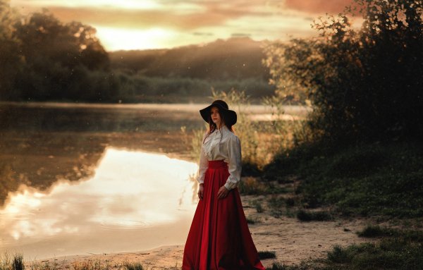 Пейзаж с девушкой