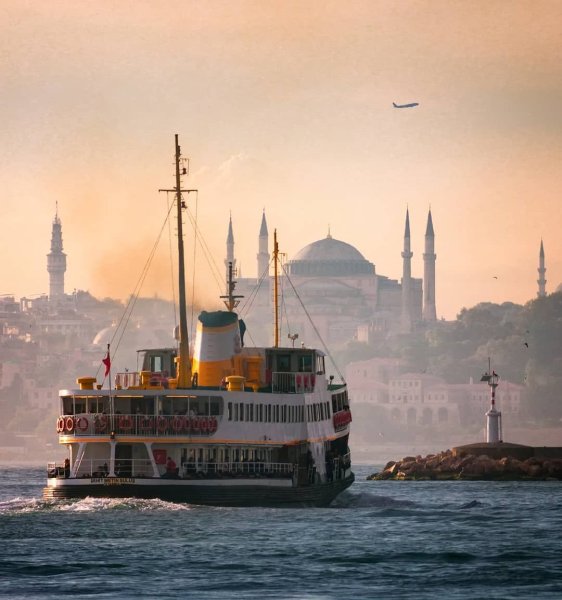 Стамбул набережная Босфора паромы