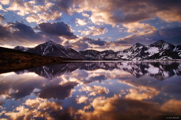 Зеркальная симметрия в природе
