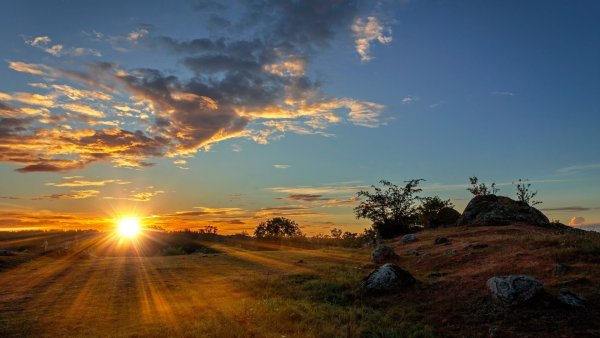 Закат в степи