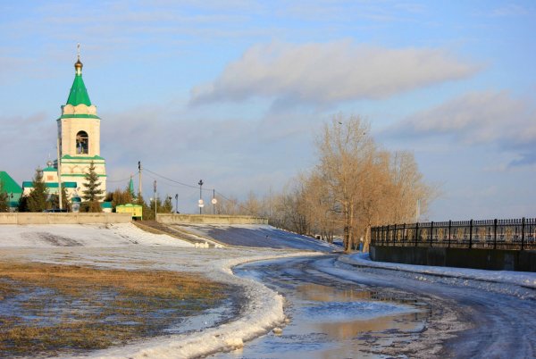 Набережная Чебоксарах весной