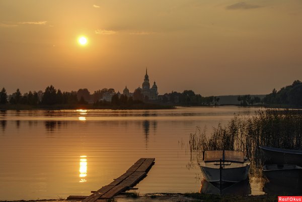 Валдай Нило Столобенская пустынь закат