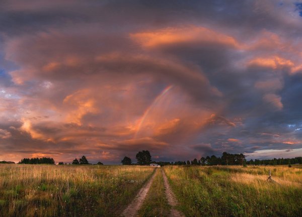 Грозовое небо на закате