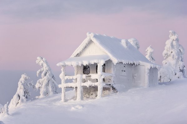 Заснеженный домик