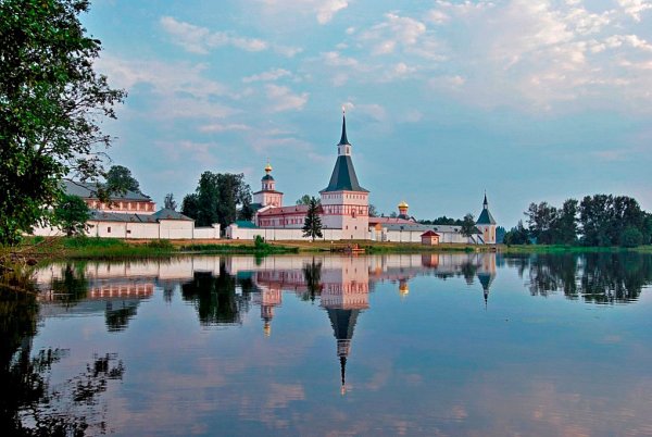 Валдайский Иверский монастырь Новгородская область