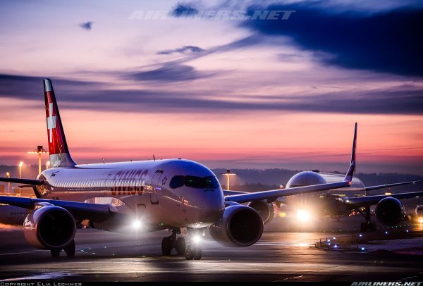 Пейзаж с самолетом