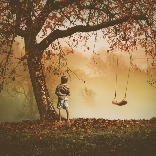 Пейзаж с качелями