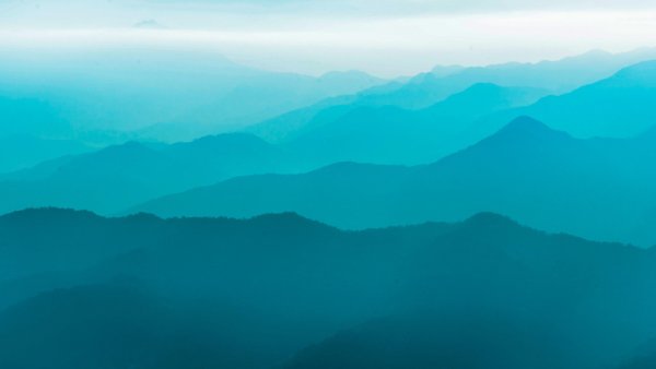 Горы голубое небо