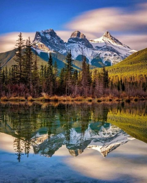 Долина десяти пиков озеро Морейн Альберта Канада