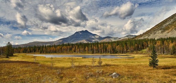 Уральские горы гора Манарага