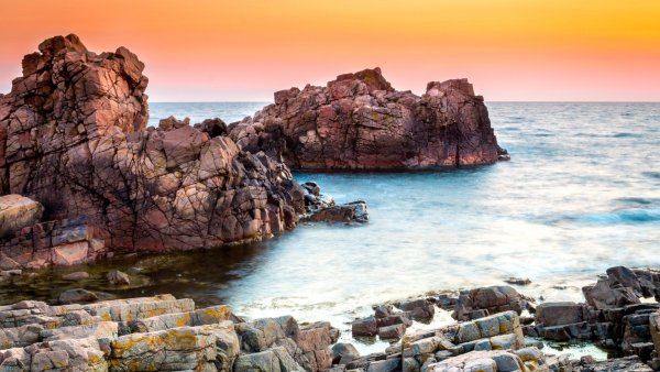 Море берег скалы