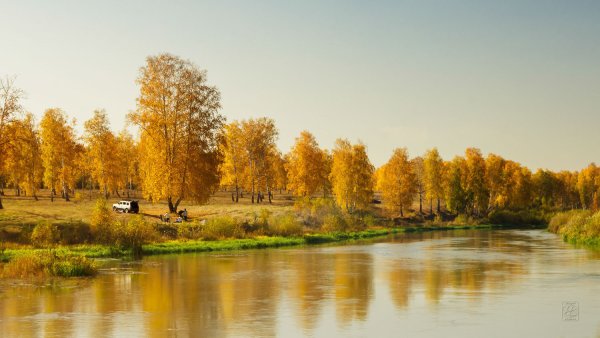 Река Миасс в Челябинске осенью
