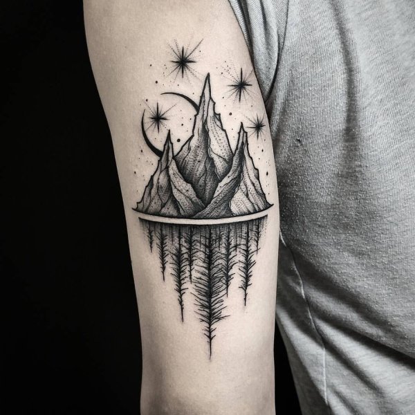 Тату blackwork горы