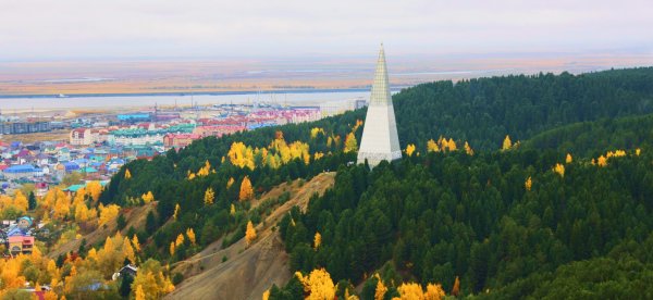 Памятник первооткрывателям Ханты Мансийск