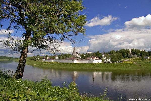 Река Волга в Старице