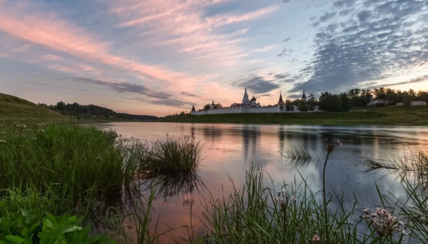 Река Волга в Старице