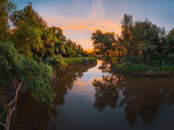 Астраханская река Волга