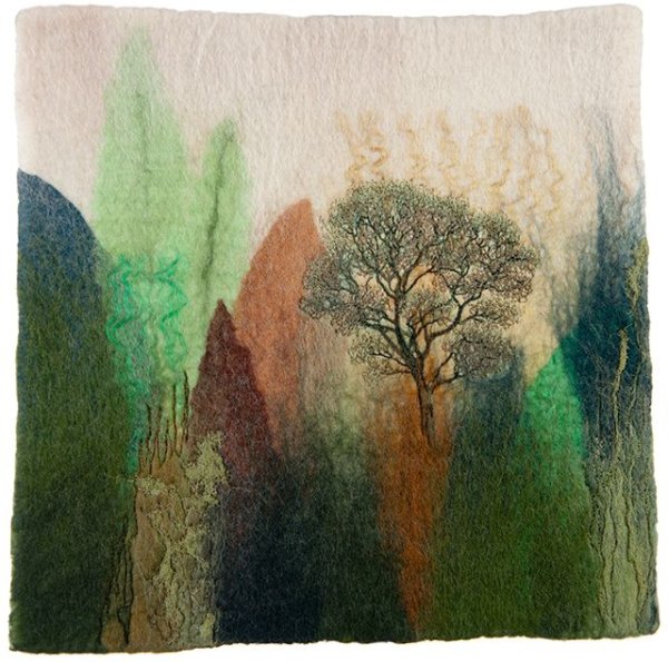 Декоративное панно из шерсти