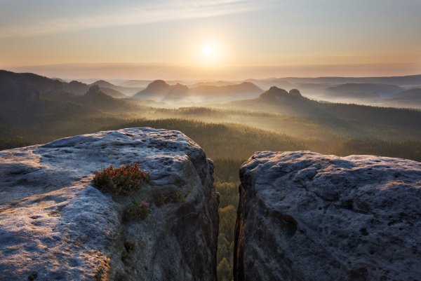 Красивый вид с обрыва