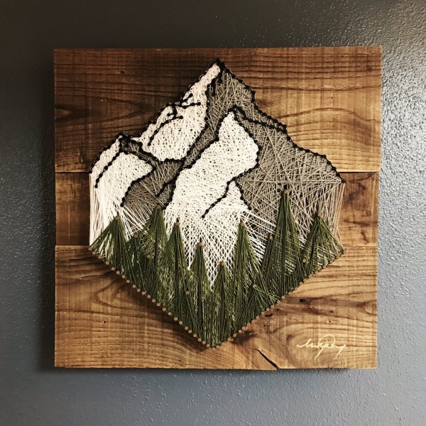 Панно из ниток и гвоздей