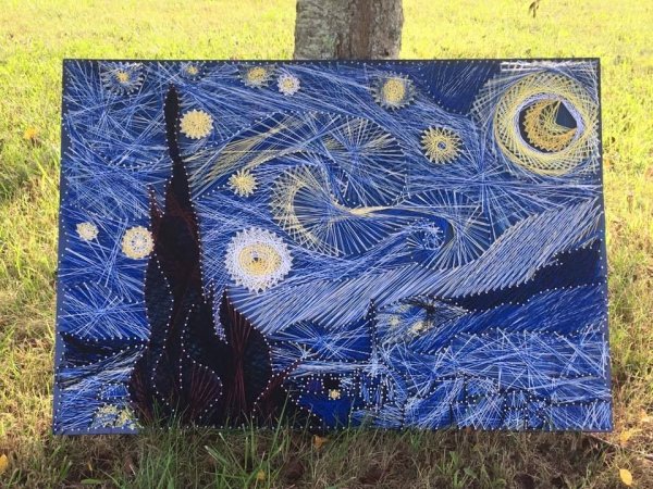 Панно из нитей