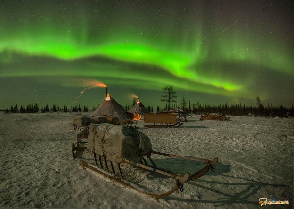 Тундра Север Северное сияние