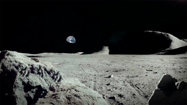 Поверхность Луны