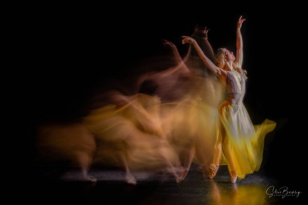 Танцующая в космосе