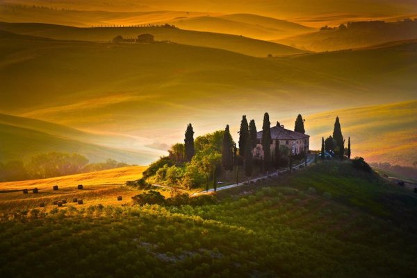 Тоскана замок в горах