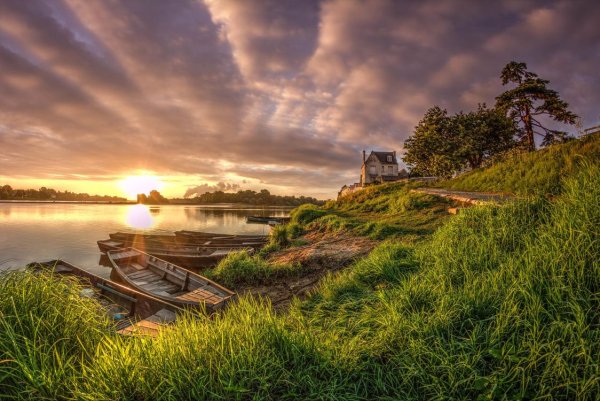 Деревня у реки