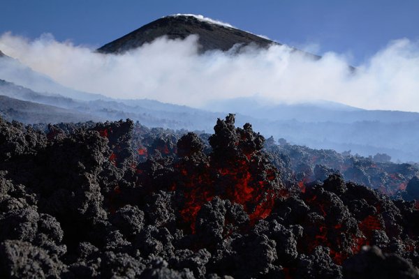 Лава вулкана Этна