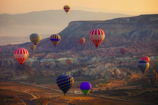 Пейзаж с воздушными шарами