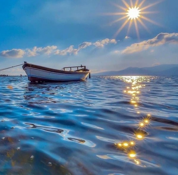 Рассвет на море