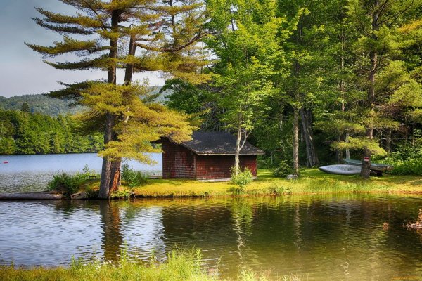 Домик у реки в Йёльстере. Норвегия