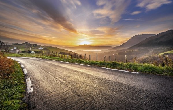 Пейзаж с дорогой