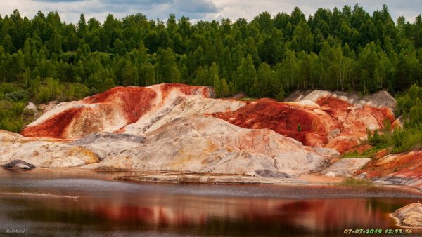 Пустыня скалы мельница