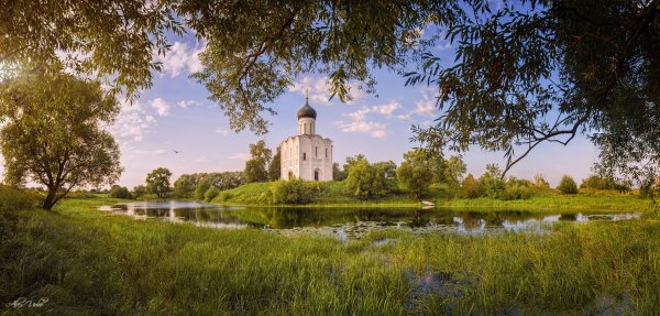 Русский храм Покрова на Нерли