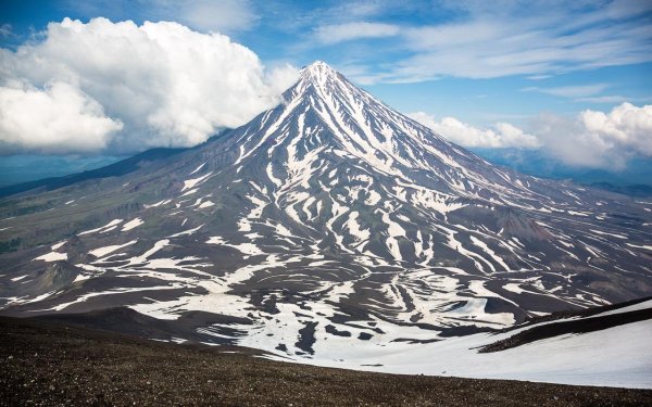 Вулкан Авача на Камчатке