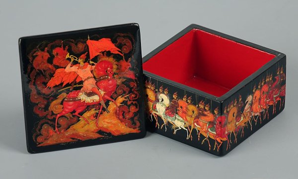 Палехская шкатулка красная