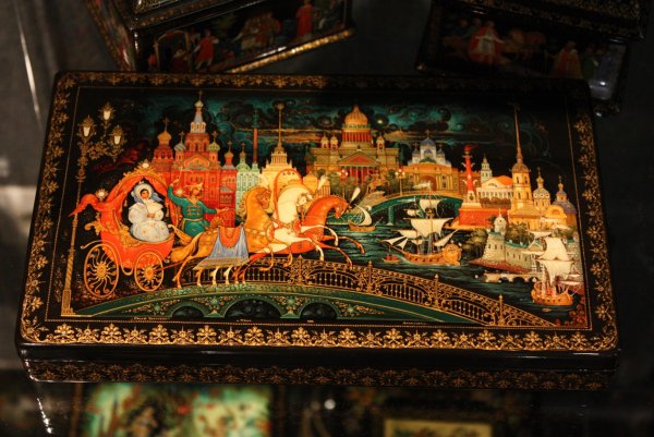 Федоскино Лукутинская миниатюра