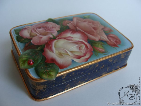 Миниатюрная живопись на коробочке