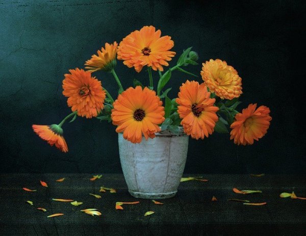 Букеты ноготки в вазе