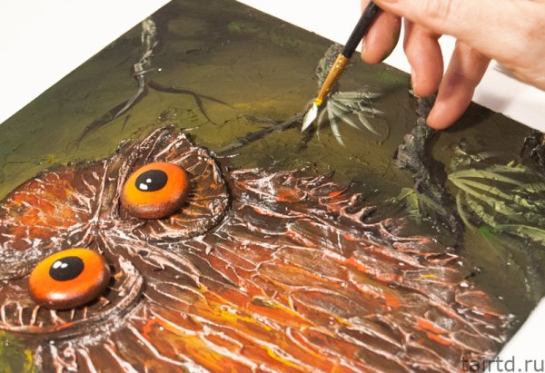 Скульптурная живопись на стене